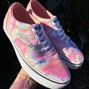 Vans Doheny Low Top Lace Up Tie Dye Rainbow Canvas Women’s 8.5 Pastel Spring